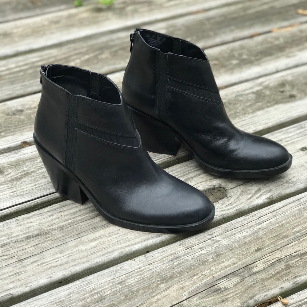 Naya Atom Leather Ankle Boots